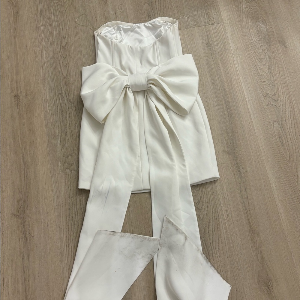 Elegant White Strapless Jumpsuit with Bow Meredith Meshki dress